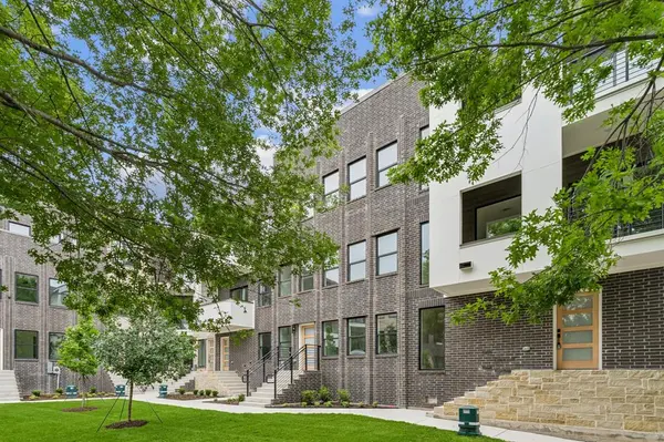 304 Golden Bell Lane, Fort Worth, TX 76107