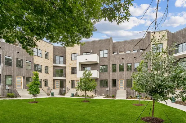 304 Golden Bell Lane, Fort Worth, TX 76107