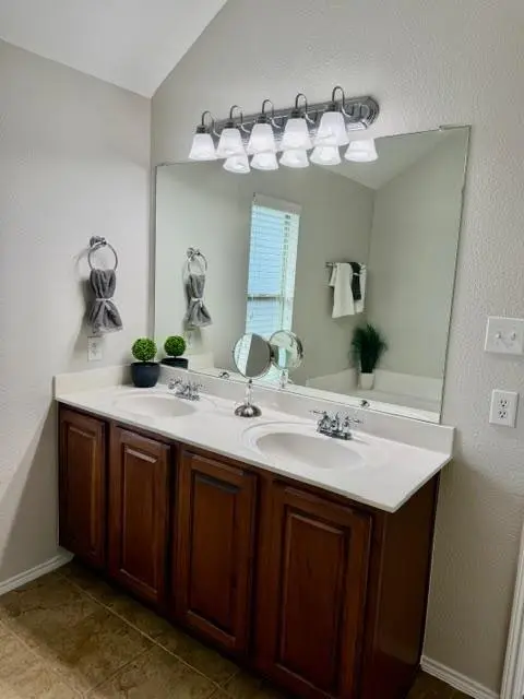 15525 Landing Creek Lane, Fort Worth, TX 76262