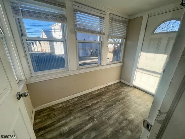 118 Maple St, Kearny Town, NJ 07032