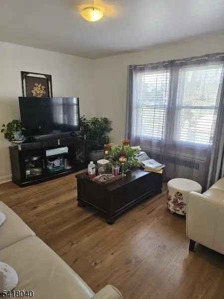 836 Summit St, Linden City, NJ 07036