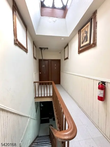 208 38th St, Union City, NJ 07087