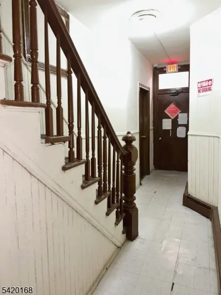 208 38th St, Union City, NJ 07087