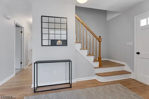 7 Village Rd, Florham Park Boro, NJ 07932