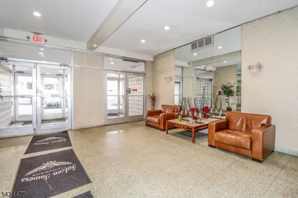 276 Prospect St #4D, East Orange City, NJ 07017