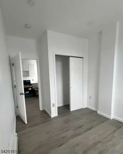 280 Macarthur Ave, Garfield City, NJ 07026