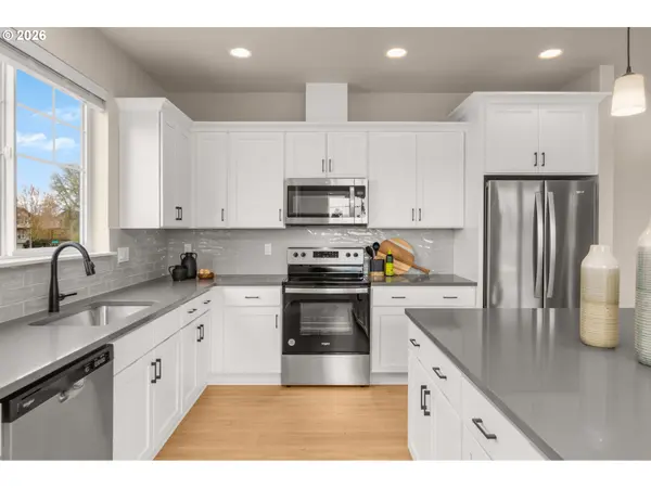 5123 SE THORNAPPLE ST, Hillsboro, OR 97123