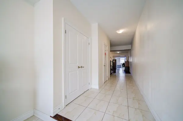 66 Mohandas DR, Markham, ON L3S 0E4