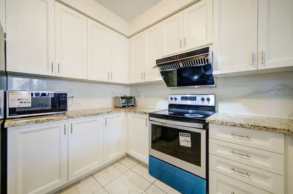 66 Mohandas DR, Markham, ON L3S 0E4