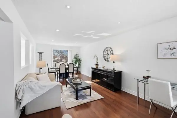 115 Coles AVE, Vaughan, ON L4L 1L8