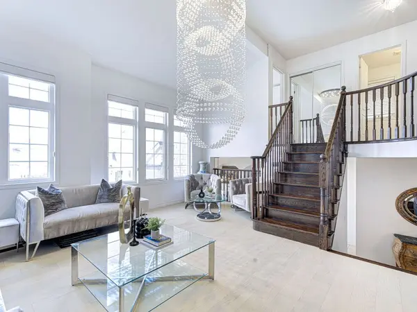 50 Ken Bishop WAY, Newmarket, ON L3X 3J6