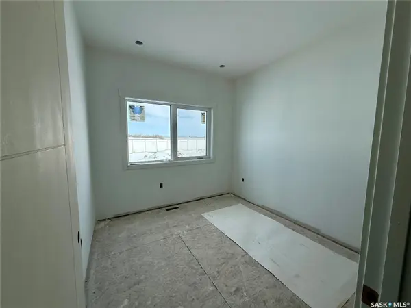 860 DeLaet BAY, Warman, SK S0K 4S0