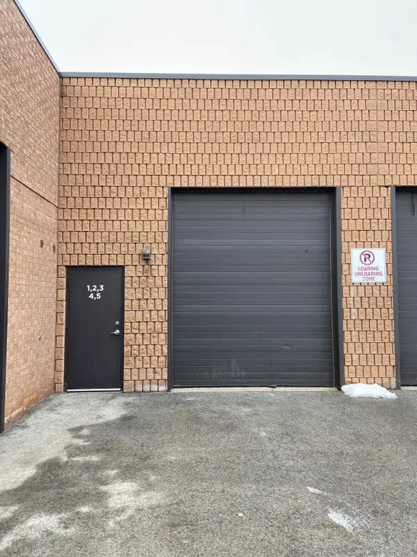 2400 Wyecroft RD #3, Oakville, ON L6L 6M8