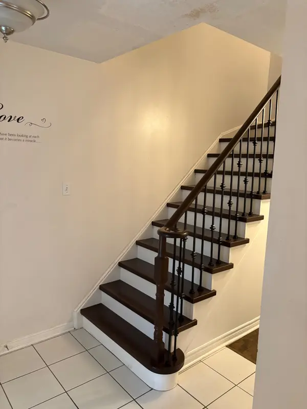 49 Larkspur RD, Brampton, ON L6R 1W8