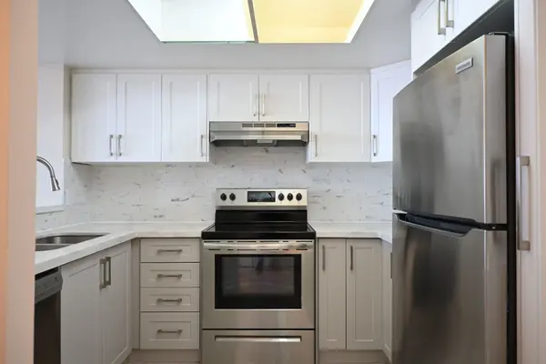 325 Webb DR #2308, Mississauga, ON L5B 3Z9