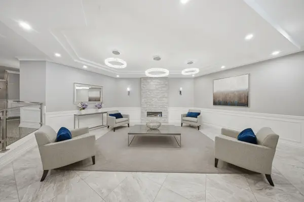 1300 Bloor ST #1709, Mississauga, ON L4Y 3Z2