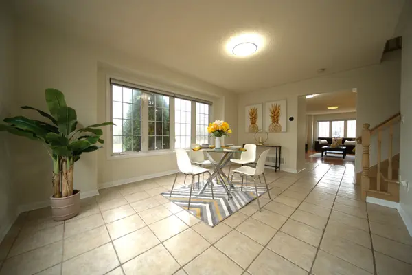 30 ORANGEGROVE DR, Brampton, ON L7A 3N4