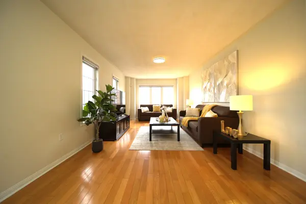 30 ORANGEGROVE DR, Brampton, ON L7A 3N4