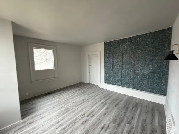 37 Elizabeth ST N, Brampton, ON L6X 1S3