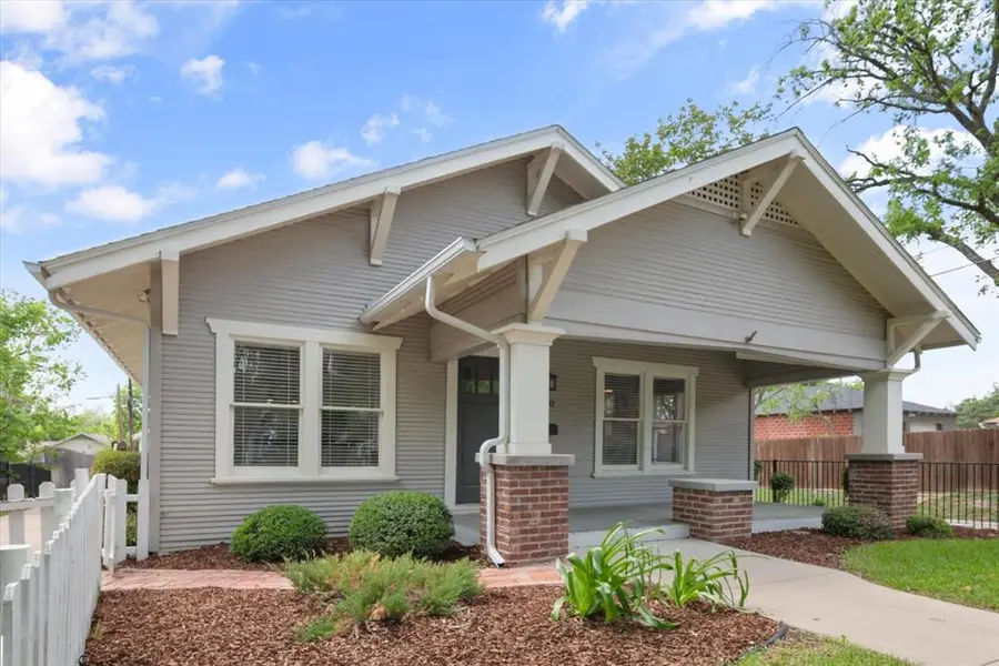 2700 College Avenue, Fort Worth, TX 76110