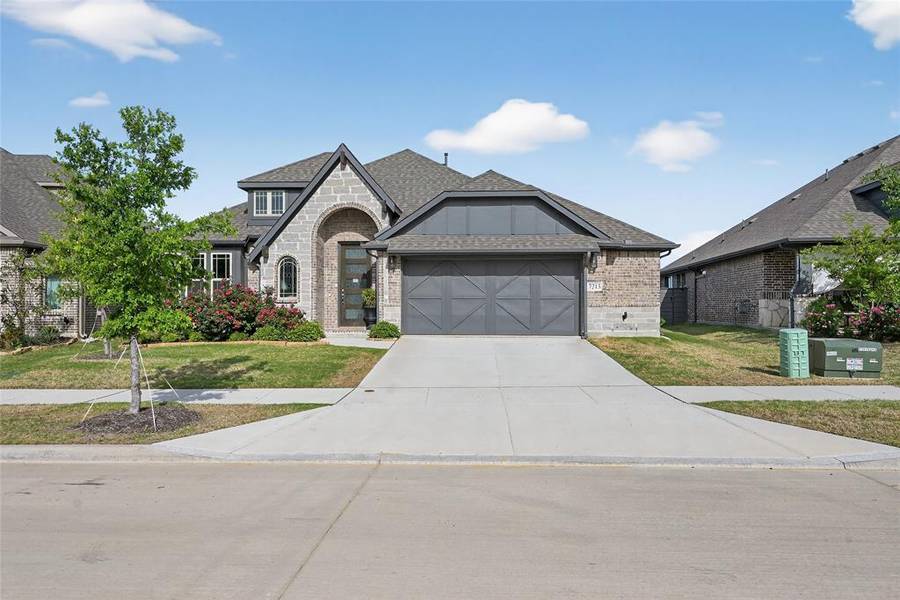 7213 Cherry Blossom Lane, Aubrey, TX 76227