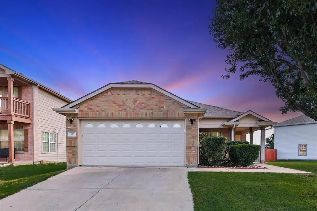 1101 Castle Top Drive, Fort Worth, TX 76052