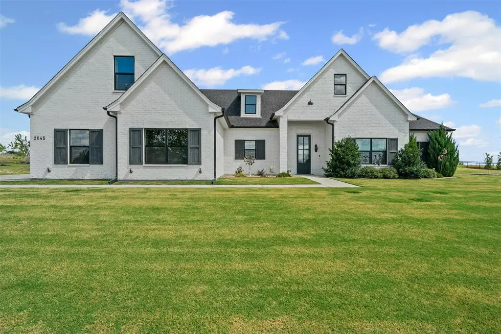 2045 Eagles Ridge Drive, Weatherford, TX 76087