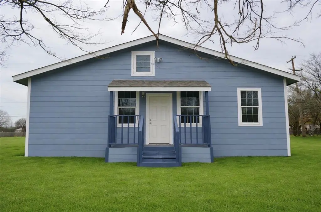 309 E Pine Street, Jacksboro, TX 76458