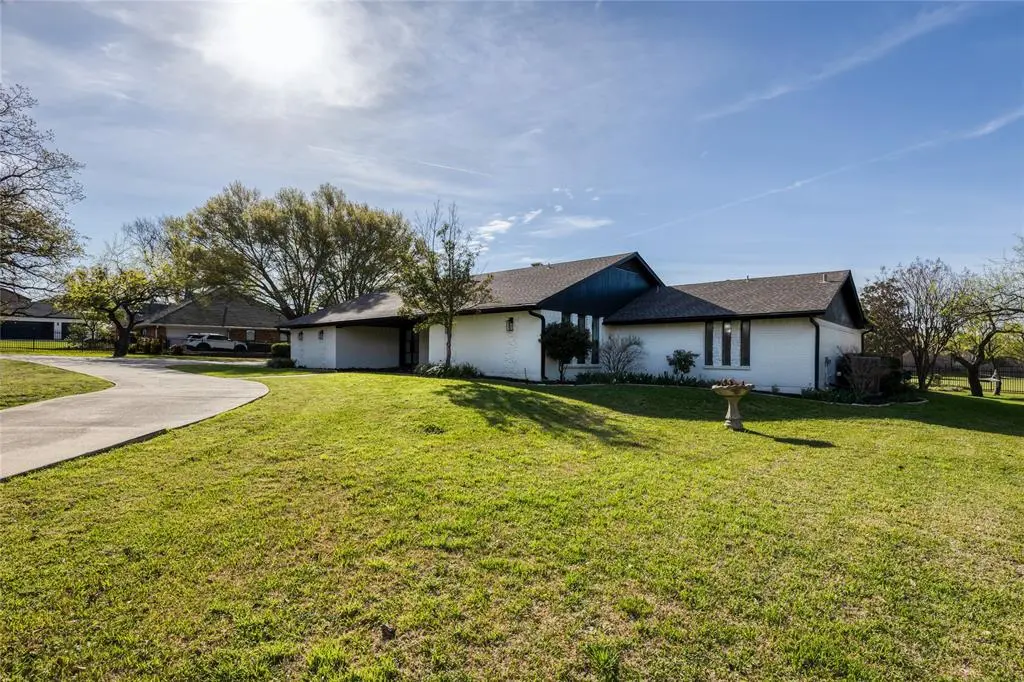 7520 Hewitt Street, North Richland Hills, TX 76182