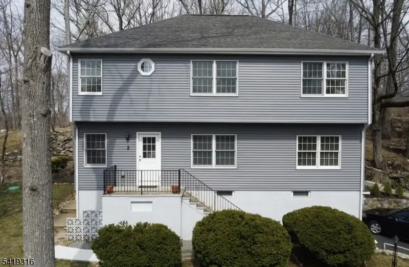 2 Lilac Rd, Jefferson Twp., NJ 07849