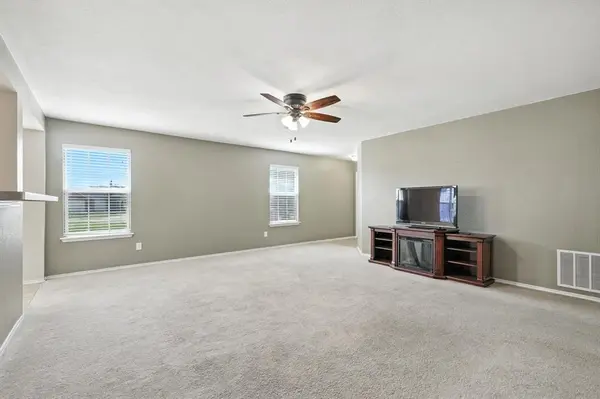 1101 Castle Top Drive, Fort Worth, TX 76052