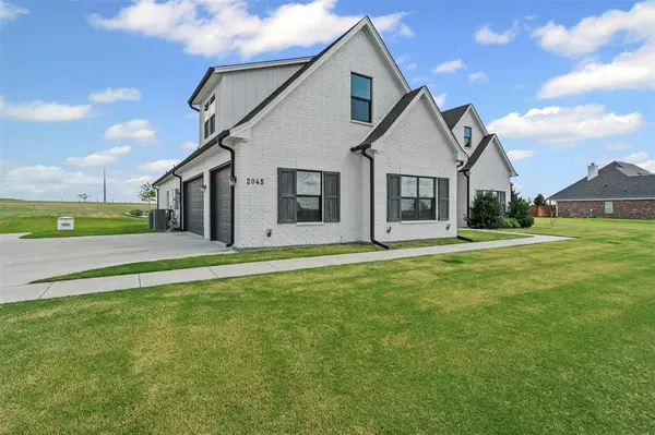 2045 Eagles Ridge Drive, Weatherford, TX 76087