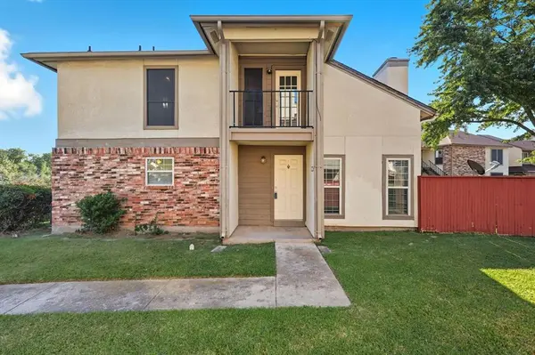 910 Turtle Cove #148, Irving, TX 75060