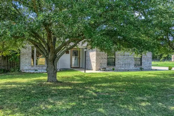 99 Catamaran Court, Gordonville, TX 76245
