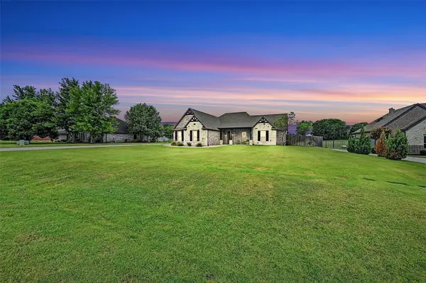 686 Cypress Point Drive, Gunter, TX 75058