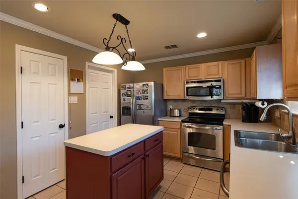 2317 Overlook Lane, Denton, TX 76207