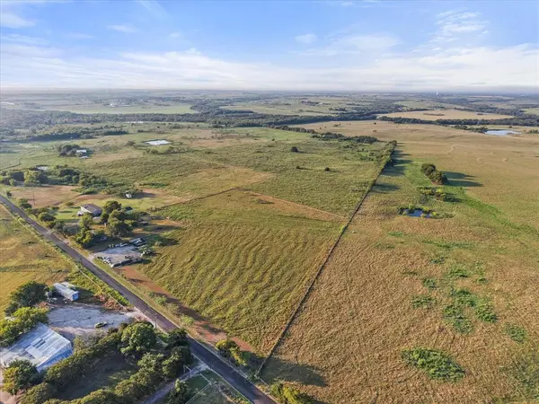 000 Gin Road, Ennis, TX 75119