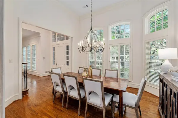 6 Glenheather Court, Dallas, TX 75225