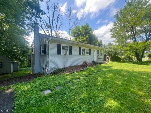 54 Summit Rd, Hamburg Boro, NJ 07419