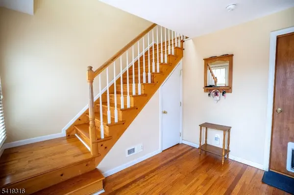 2 Lilac Rd, Jefferson Twp., NJ 07849