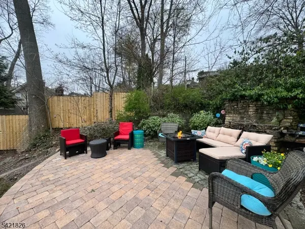 48 Olyphant Dr, Morristown Town, NJ 07960