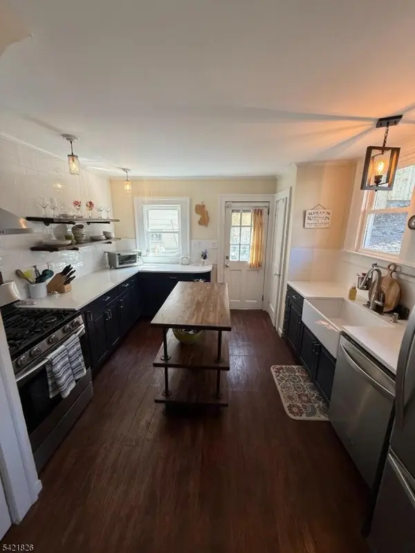 48 Olyphant Dr, Morristown Town, NJ 07960