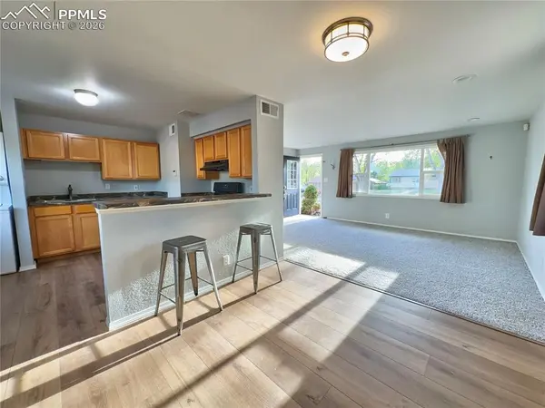 1927 Downing DR, Colorado Springs, CO 80909