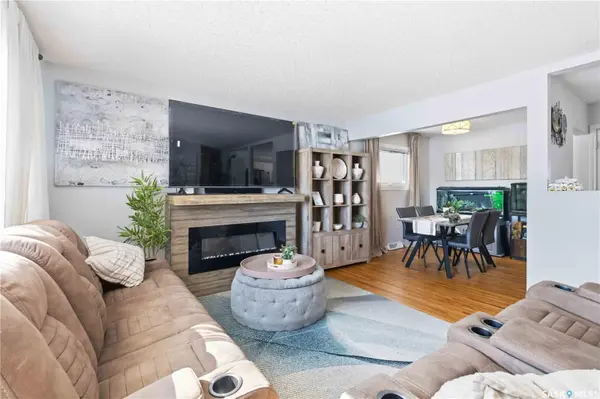 329 X AVENUE N, Saskatoon, SK S7L 5J6