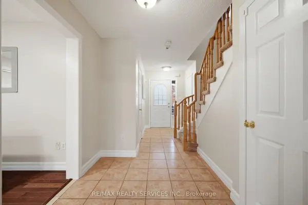 47 Twin Pines CRES, Brampton, ON L7A 1M8