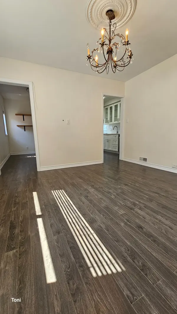 16 Failsworth AVE, Toronto W03, ON M6M 3J2