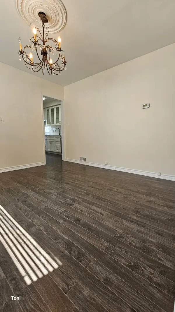 16 Failsworth AVE, Toronto W03, ON M6M 3J2