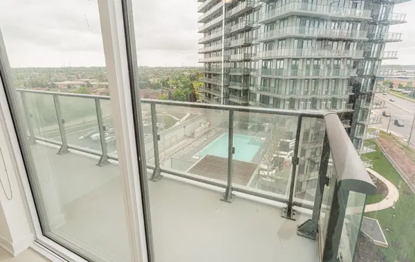 4675 Metcalfe AVE #806, Mississauga, ON L5M 0Z8