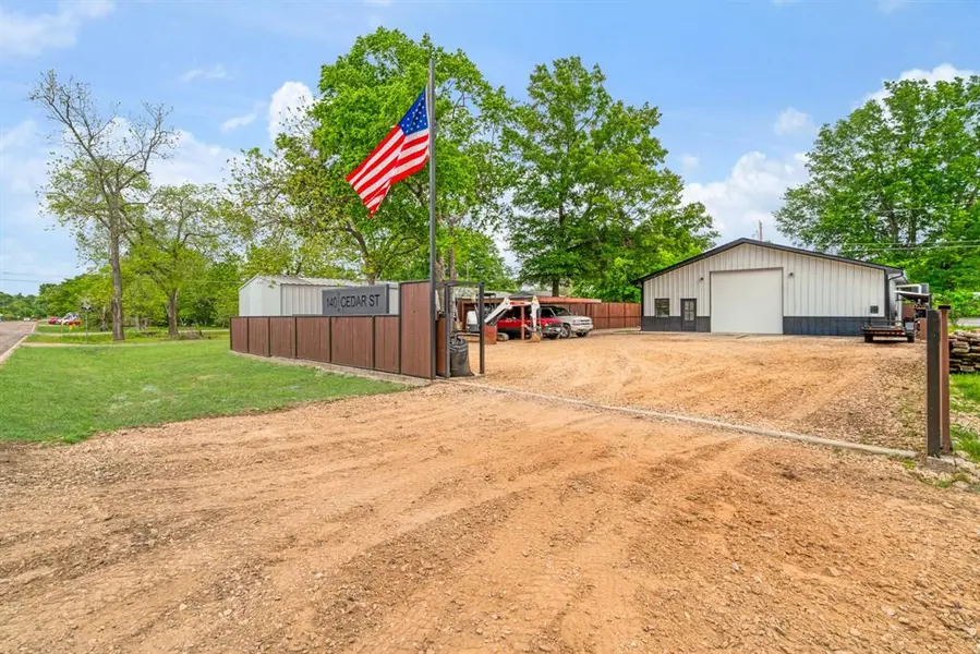 140 N Cedar, Blossom, TX 75416