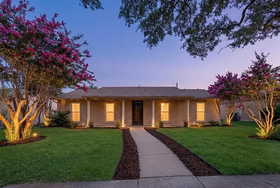 8515 Baumgarten Drive, Dallas, TX 75228